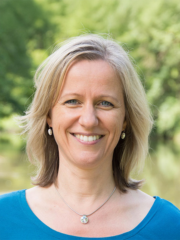  Anna Haker