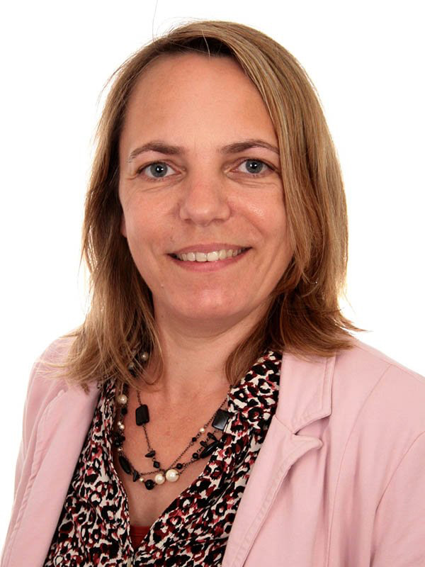  Claudia Heine